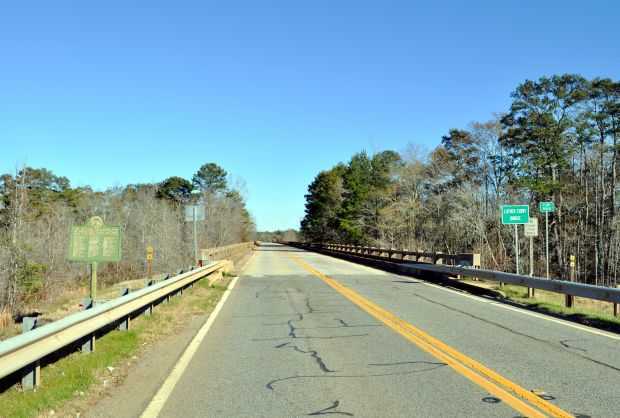 THE LUTHER STORY BRIDGE WAR MEMORIAL