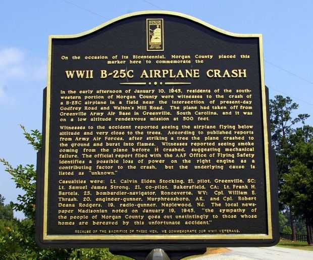 WW II B-25C AIRPLANE CRASH MEMORIAL MARKER
