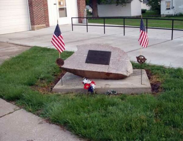 MOTHERS OF WORLD WAR II UNIT 40 HONOR ROLL MEMORIAL