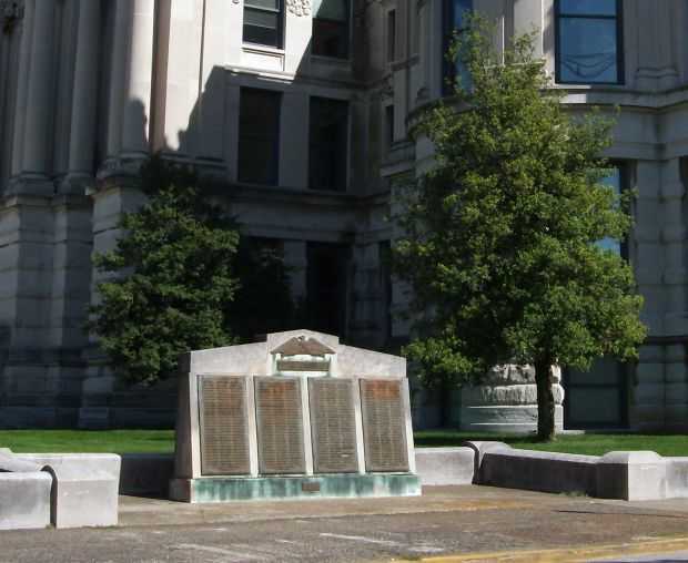 VANDERBURGH COUNTY WORLD WAR II HONOR ROLL MEMORIAL