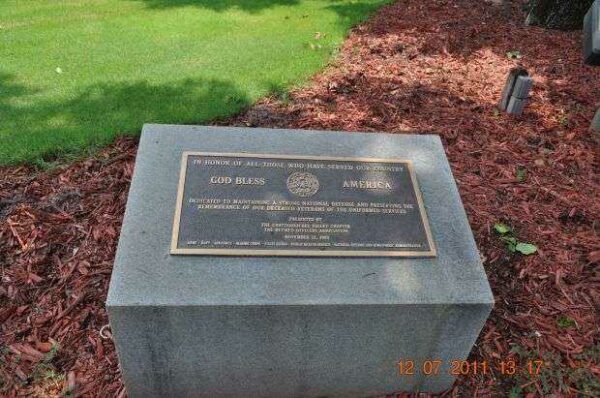 FORT MITCHELL HONORABLE SERVICE MEMORIAL