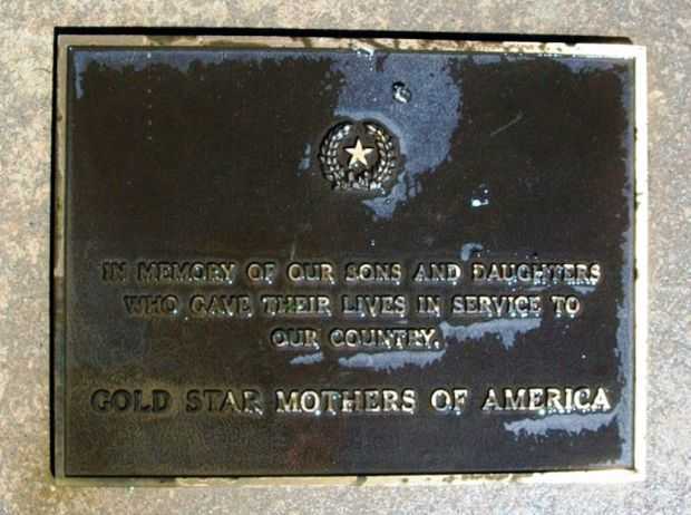 GOLD STAR MOTHERS OF AMERICA WAR MEMORIAL PLAQUE