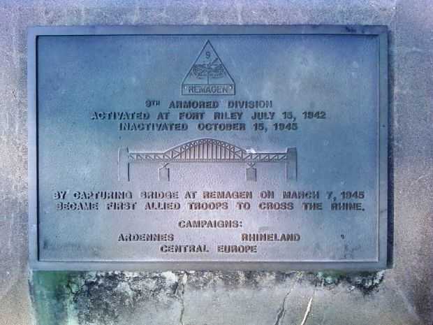 9TH ARMORED DIVISION WAR MEMORIAL PLAQUE
