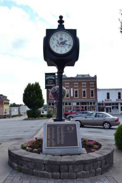 GREEN COUNTIANS WAR MEMORIAL CLOCK