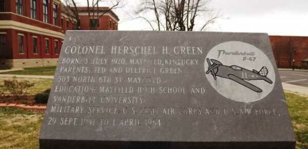 COLONEL HERSCHEL H. GREEN WAR MEMORIAL TOP