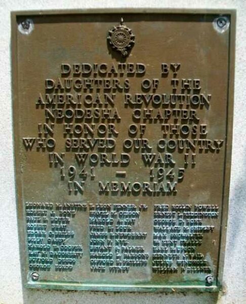 DAUGHTERS OF THE AMERICAN REVOLUTION WORLD WAR II MEMORIAL PLAQUE