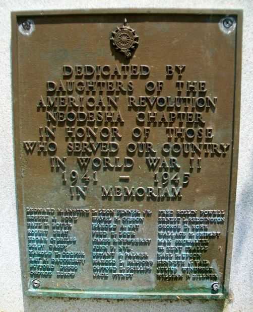DAUGHTERS OF THE AMERICAN REVOLUTION WORLD WAR II MEMORIAL PLAQUE
