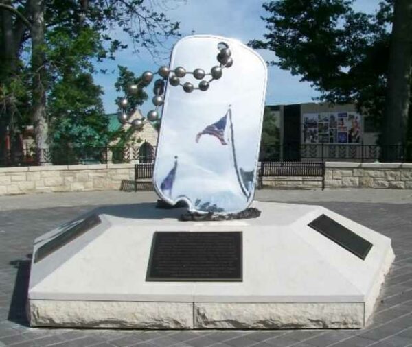 KANSAS STATE UNIVERSITY WORLD WAR II MEMORIAL DOG TAG