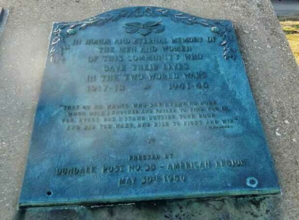 DUNDALK TWO WORLD WARS VETERANS MEMORIAL PLAQUE