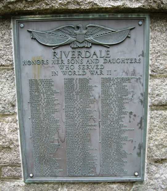RIVERDALE WORLD WAR II MEMORIAL HONOR ROLL PLAQUE