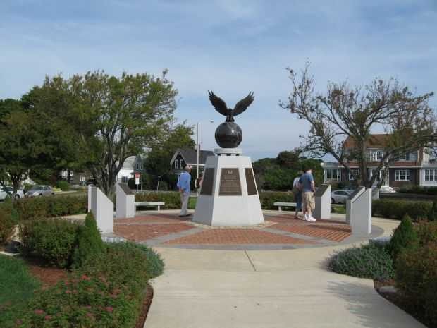 GLOUCESTER WWII MEMORIAL
