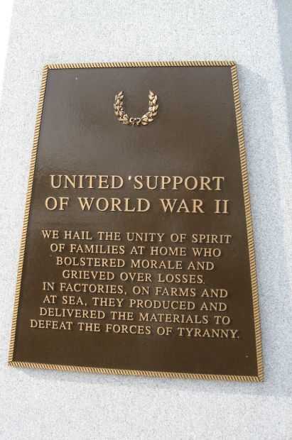 GLOUCESTER WWII MEMORIAL PLAQUE D