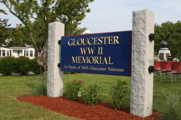 GLOUCESTER WWII MEMORIAL ENTRANCE MARKER