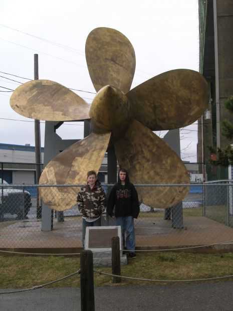 USS MASSACHUSETTS (BB59) MEMORIAL PROPELLER