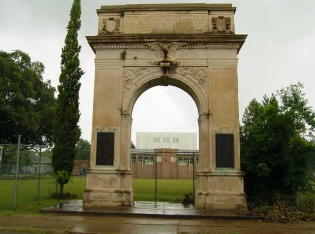 NINTH WARD WORLD WAR I MEMORIAL ARCH
