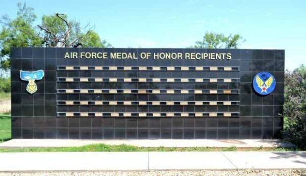 AIR FORCE MEDAL OF HONOR RECIPIENTS WAR MEMORIAL