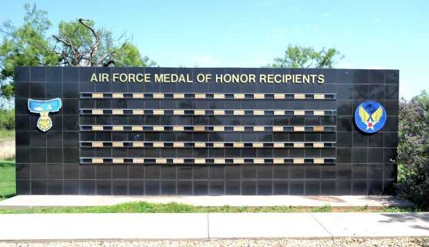 AIR FORCE MEDAL OF HONOR RECIPIENTS WAR MEMORIAL