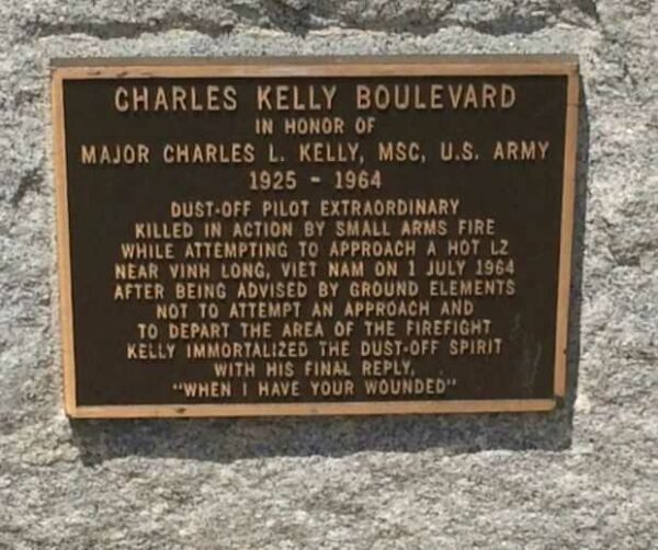 CHARLES KELLY BOULEVARD WAR MEMORIAL PLAQUE