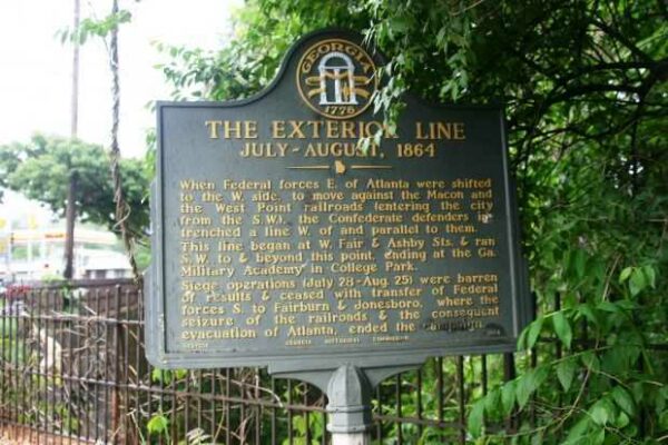 THE EXTERIOR LINE WAR MEMORIAL MARKER