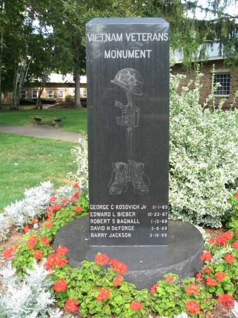 BLOOMFIELD VIETNAM VETERANS MONUMENT FRONT