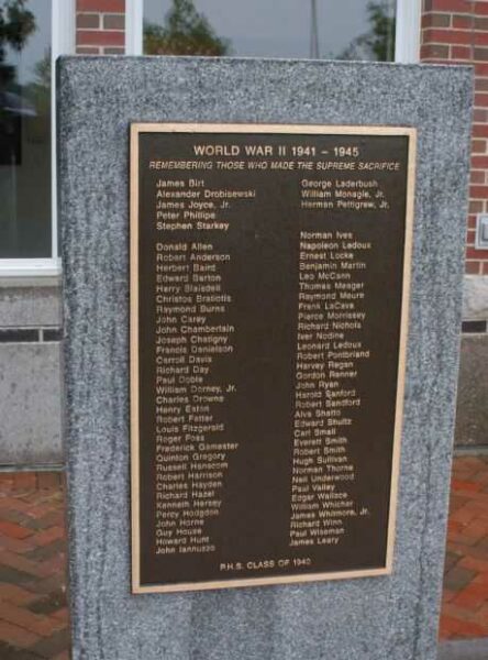 PORTSMOUTH HIGH SCHOOL CLASS 1940 WORLD WAR II MEMORIAL
