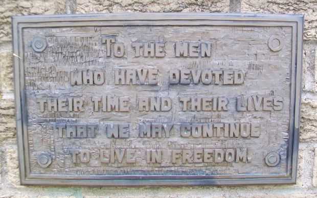 AMERICAN LEGION POST 221 WAR MEMORIAL PLAQUE