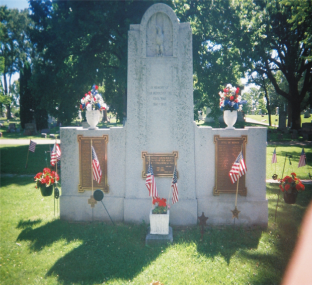 NEENAH OAK HILL CEMETERY CIVIL WAR MEMORIAL