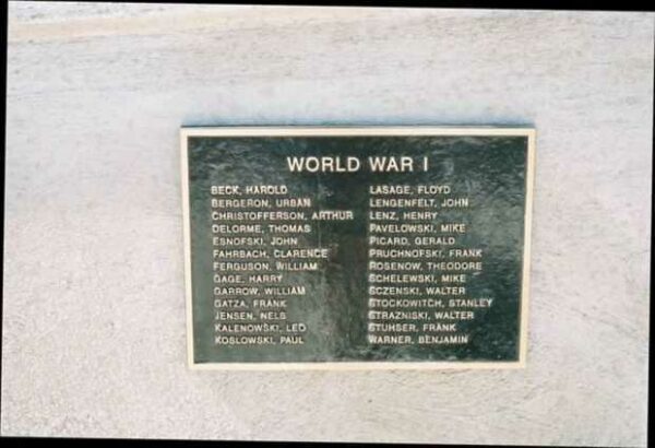 MENASHA WORLD WAR I MEMORIAL PLAQUE