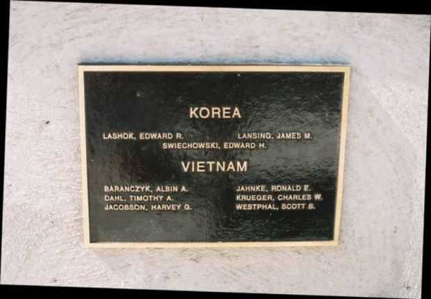 MENASHA KOREA VIETNAM MEMORIAL PLAQUE
