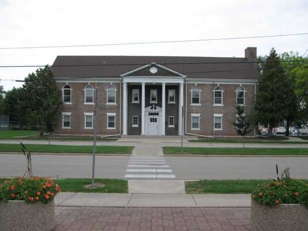 MENASHA SOLDIERS AND SAILORS MEMORIAL BUILDING