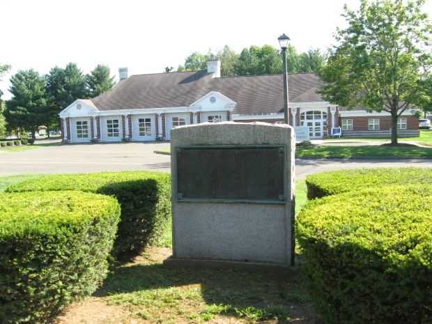 EAST GRANBY WORLD WAR ROLL OF HONOR MEMORIAL