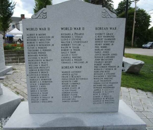 TOWN OF TAMWORTH WAR MEMORIAL STONE D