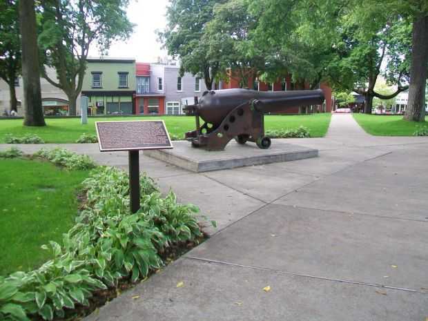 USS HARTFORD DAHLGREN GUN MEMORIAL
