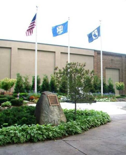 PETOSKY DESERT SHIELD/STORM WAR MEMORIAL