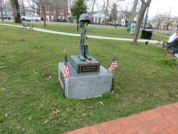 TOWNSHIP OF HAMILTON FALLEN SOLDIERS MEMORIAL