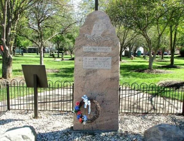 GERMANTOWN VETERANS MEMORIAL FRONT