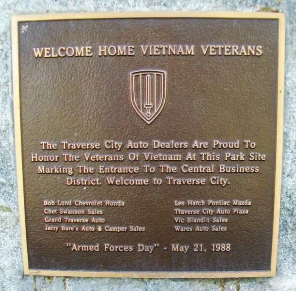 WELCOME HOME VIETNAM VETERANS MEMORIAL PLAQUE