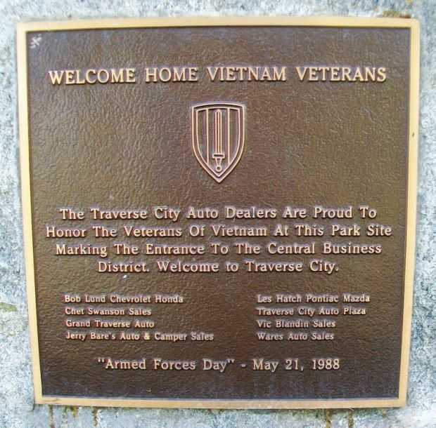 WELCOME HOME VIETNAM VETERANS MEMORIAL PLAQUE
