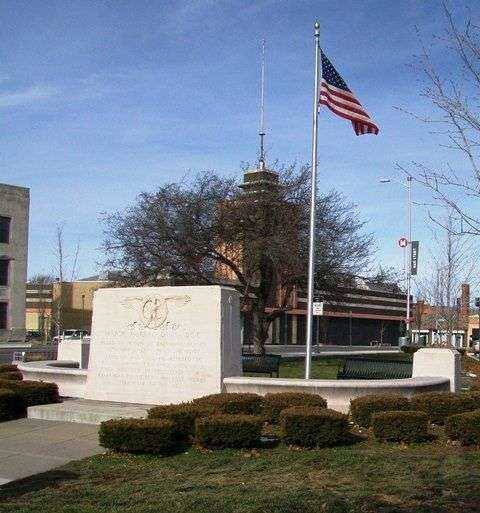 MAJOR MURRAY DAVIS WAR MEMORIAL
