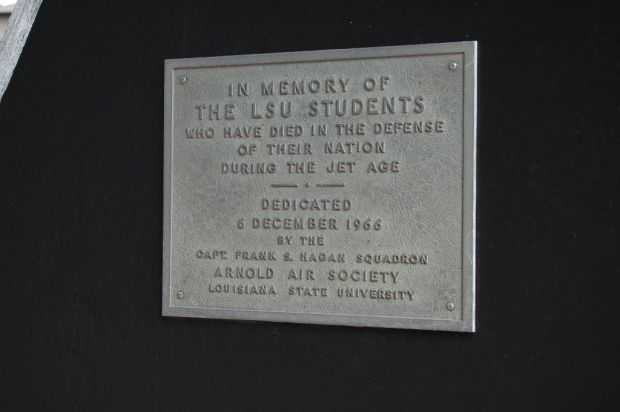 IN MEMORY OF THE LSU STUDENTS WAR MEMORIAL AIRCRAFT PLAQUE