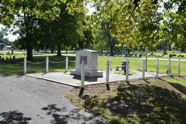 FIVE UNKNOWN SOLDIERS MEMORIAL
