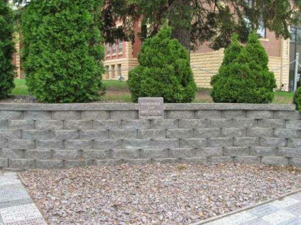 BROWN COUNTY MINNESOTA MIA/POW MEMORIAL PLAQUE