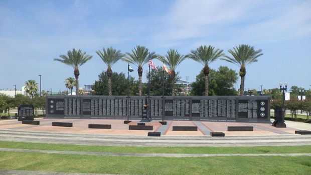 DUVAL COUNTY VETERANS MEMORIAL WALL