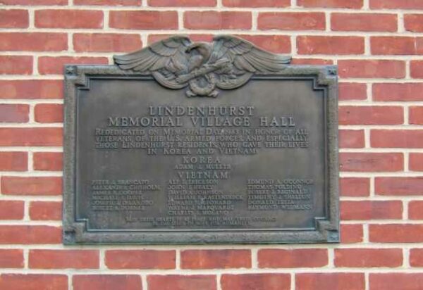 LINDENHURST MEMORIAL VILLAGE HALL KOREAN AND VIETNAM WAR MEMORIAL