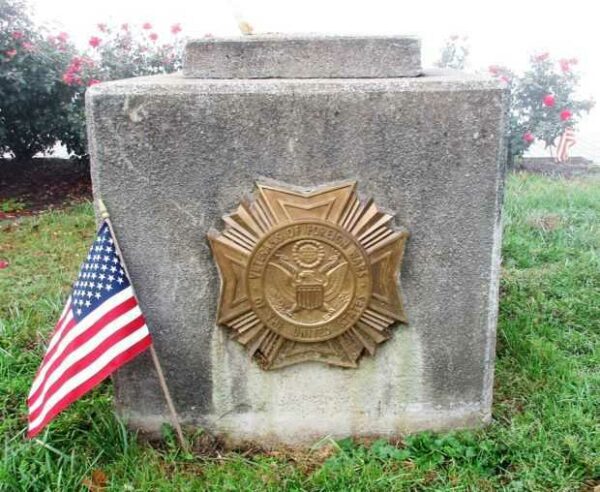 NEW RICHMOND WORLD WAR I MEMORIAL RIGHT MEDALLION