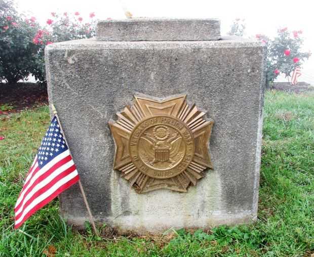 NEW RICHMOND WORLD WAR I MEMORIAL RIGHT MEDALLION