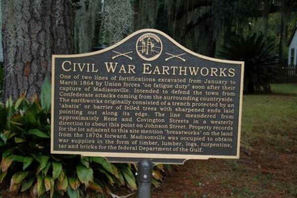 CIVIL WAR EARTHWORKS MEMORIAL MARKER