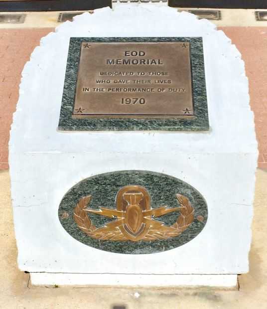 EOD MEMORIAL DEDICATION PLAQUE
