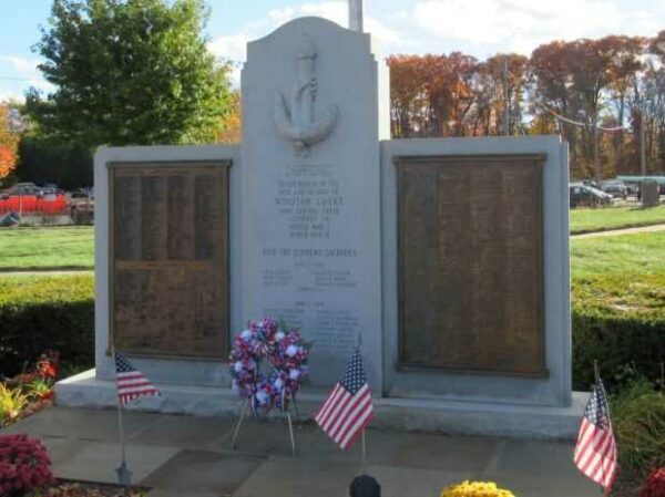 WINDSOR LOCKS WORLD WAR I AND WORLD WAR II MEMORIAL