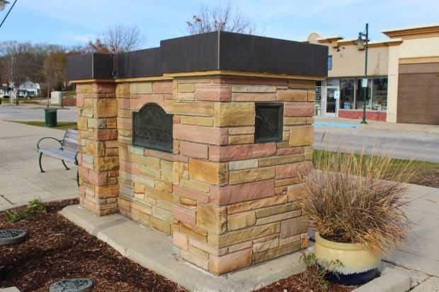 VILLAGE AND TOWNSHIP OF PEWAUKEE WAR VETERANS MEMORIAL BACK